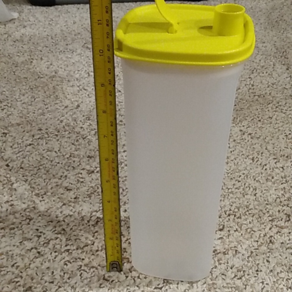 Tupperware Yellow and White Food Storage Container - Picture 3 of 9